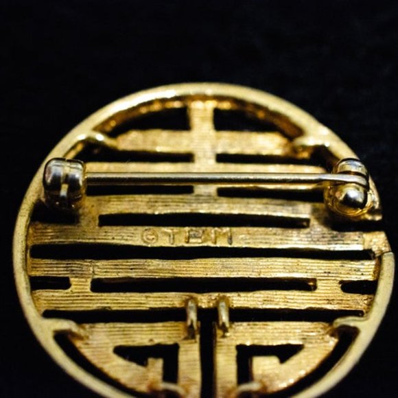 Ancient motive TBM sighed Chunky gold tone broch. - Picture 2 of 2